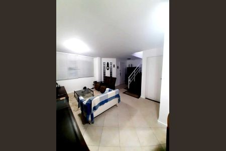 Casa à venda com 100m², 3 quartos e 2 vagas