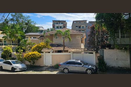 Casa à venda com 151m², 3 quartos e 2 vagas