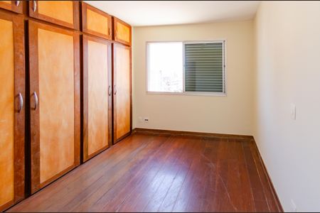 Apartamento à venda com 180m², 4 quartos e 3 vagasQuarto 2