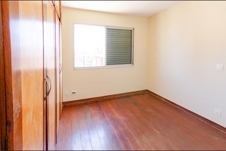 Apartamento à venda com 180m², 4 quartos e 3 vagasQuarto 2