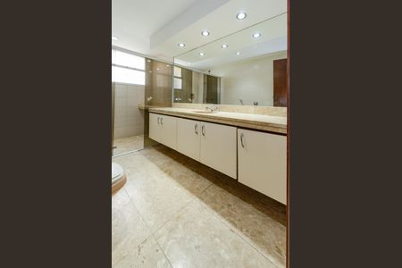 Apartamento à venda com 180m², 4 quartos e 3 vagasBanheiro social