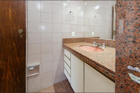 Apartamento à venda com 180m², 4 quartos e 3 vagasBanheiro suíte