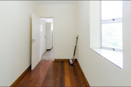 Apartamento à venda com 180m², 4 quartos e 3 vagasQuarto de serviço