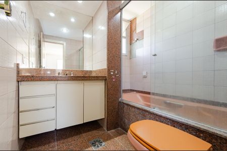 Apartamento à venda com 180m², 4 quartos e 3 vagasBanheiro suíte