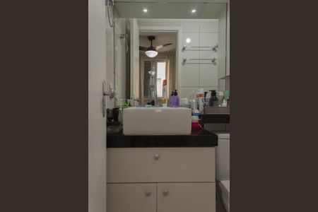 Apartamento à venda com 70m², 3 quartos e 2 vagasBanheiro da Suíte 1