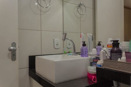 Apartamento à venda com 70m², 3 quartos e 2 vagasBanheiro da Suíte 1