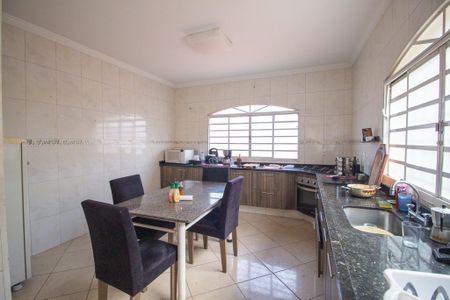 Casa para alugar com 400m², 4 quartos e 1 vaga Casa para alugar com 400m², 4 quartos e 1 vagaCozinha