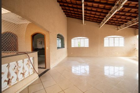 Casa para alugar com 400m², 4 quartos e 1 vaga Casa para alugar com 400m², 4 quartos e 1 vagaSalão