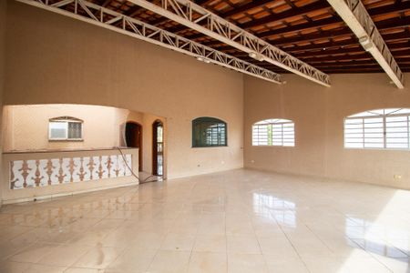 Casa para alugar com 400m², 4 quartos e 1 vaga Casa para alugar com 400m², 4 quartos e 1 vagaSalão