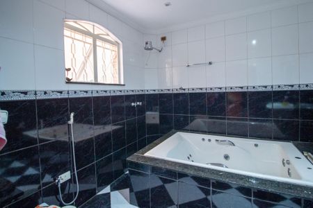 Casa para alugar com 400m², 4 quartos e 1 vaga Casa para alugar com 400m², 4 quartos e 1 vagaBanheiro da Suíte