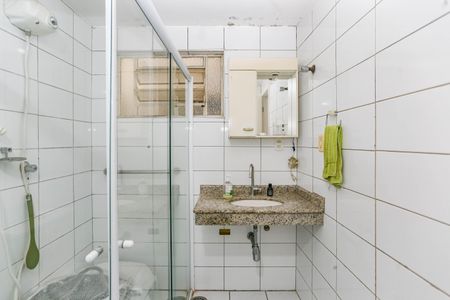 Casa à venda com 178m², 4 quartos e 1 vagaBanheiro