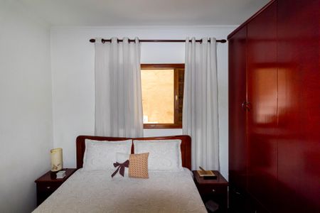 Casa à venda com 120m², 2 quartos e 2 vagas Casa à venda com 120m², 2 quartos e 2 vagasQuarto 2 - Suíte