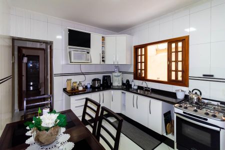 Casa à venda com 120m², 2 quartos e 2 vagas Casa à venda com 120m², 2 quartos e 2 vagasCozinha