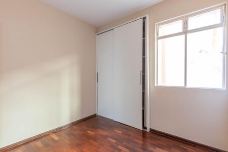 Apartamento à venda com 120m², 4 quartos e 2 vagas Apartamento à venda com 120m², 4 quartos e 2 vagasQuarto 1