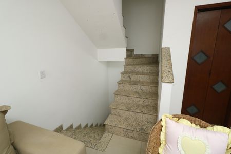 Casa para alugar com 127m², 2 quartos e 5 vagasEscada