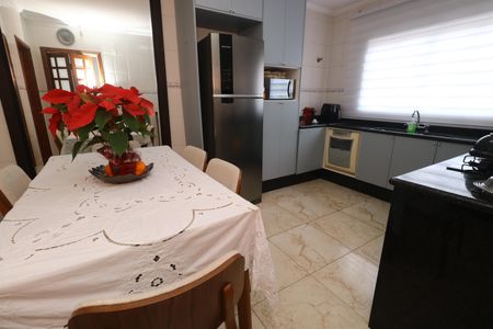 Casa para alugar com 127m², 2 quartos e 5 vagasCozinha