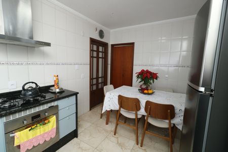 Casa para alugar com 127m², 2 quartos e 5 vagasCozinha