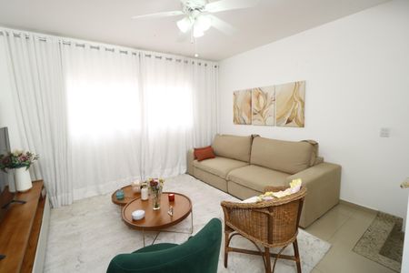 Casa para alugar com 127m², 2 quartos e 5 vagasSala