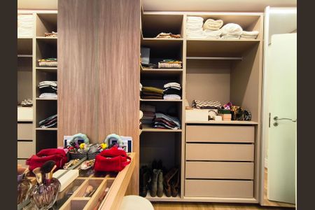 Apartamento à venda com 116m², 2 quartos e 2 vagasCloset da Suíte 2