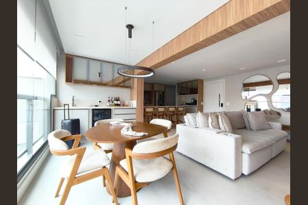 Apartamento à venda com 116m², 2 quartos e 2 vagasSala