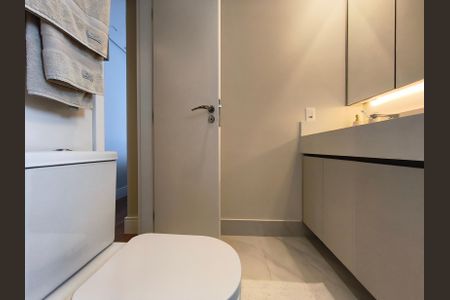 Apartamento à venda com 116m², 2 quartos e 2 vagasBanheiro da Suíte 2