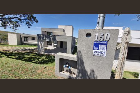 Casa de condomínio à venda com 1000m², 5 quartos e 8 vagas