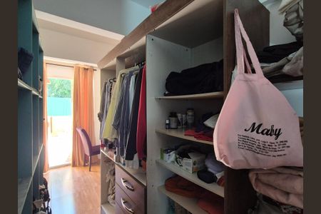 Casa de condomínio para alugar com 400m², 3 quartos e 3 vagasCloset 