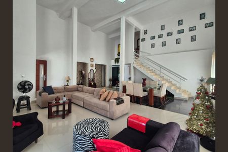 Sala  de casa de condomínio para alugar com 3 quartos, 400m² em Vargem Grande, Rio de Janeiro