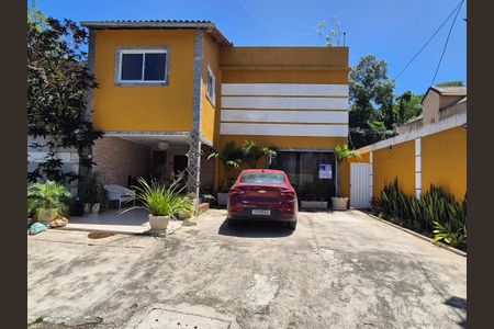 Casa de condomínio para alugar com 400m², 3 quartos e 3 vagasFachada 