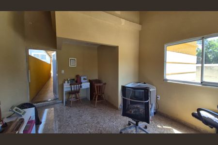 Casa de condomínio para alugar com 400m², 3 quartos e 3 vagasEscritório 