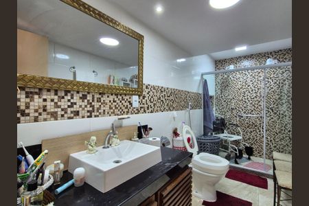 Casa de condomínio para alugar com 400m², 3 quartos e 3 vagasBanheiro suite 1