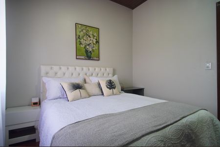 Casa à venda com 600m², 2 quartos e 1 vagaQuarto