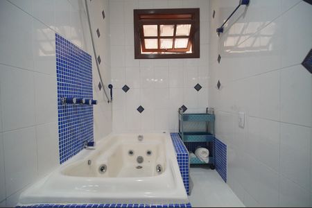 Casa à venda com 600m², 2 quartos e 1 vagaBanheiro da Suíte