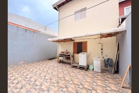 Casa à venda com 100m², 2 quartos e 1 vagaQuintal