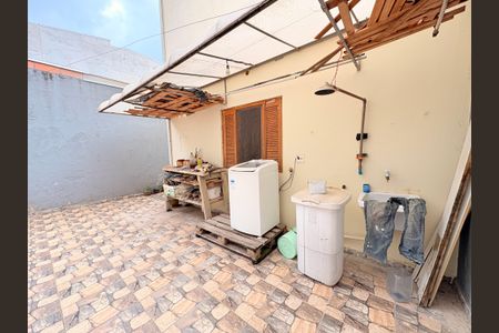 Casa à venda com 100m², 2 quartos e 1 vagaQuintal