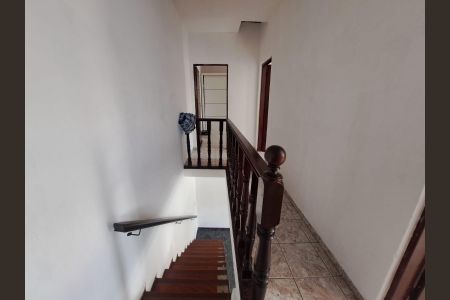 Corredor de casa à venda com 4 quartos, 157m² em Bussocaba, Osasco