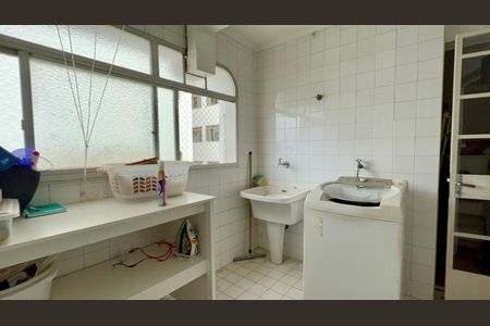 Apartamento para alugar com 165m², 3 quartos e 2 vagas Apartamento para alugar com 165m², 3 quartos e 2 vagasÁrea de Serviço