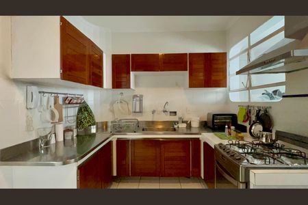 Apartamento para alugar com 165m², 3 quartos e 2 vagas Apartamento para alugar com 165m², 3 quartos e 2 vagasCozinha