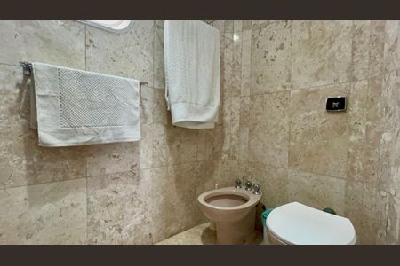 Apartamento para alugar com 165m², 3 quartos e 2 vagas Apartamento para alugar com 165m², 3 quartos e 2 vagasBanheiro da Suíte