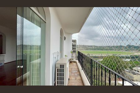 Apartamento para alugar com 165m², 3 quartos e 2 vagas Apartamento para alugar com 165m², 3 quartos e 2 vagasVaranda