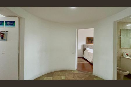 Apartamento para alugar com 165m², 3 quartos e 2 vagas Apartamento para alugar com 165m², 3 quartos e 2 vagasLiving