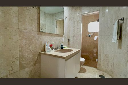 Apartamento para alugar com 165m², 3 quartos e 2 vagas Apartamento para alugar com 165m², 3 quartos e 2 vagasBanheiro