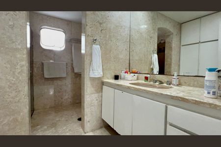 Apartamento para alugar com 165m², 3 quartos e 2 vagas Apartamento para alugar com 165m², 3 quartos e 2 vagasBanheiro da Suíte