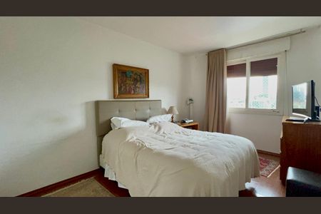 Apartamento para alugar com 165m², 3 quartos e 2 vagas Apartamento para alugar com 165m², 3 quartos e 2 vagasSuite