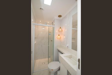 Banheiro de apartamento à venda com 2 quartos, 37m² em Vila das Bandeiras, Guarulhos