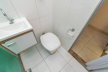 Apartamento à venda com 60m², 2 quartos e sem vaga Apartamento à venda com 60m², 2 quartos e sem vagaBanheiro