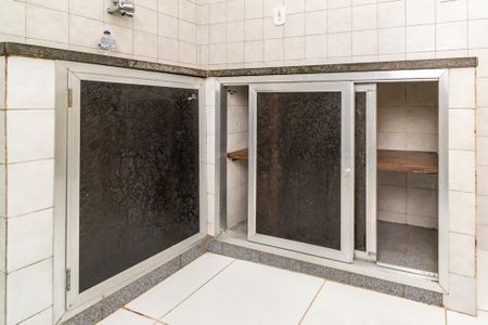 Apartamento à venda com 60m², 2 quartos e sem vaga Apartamento à venda com 60m², 2 quartos e sem vagaCozinha - Armários