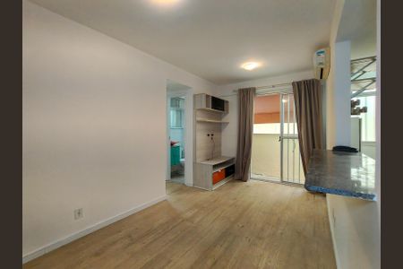 Sala de apartamento para alugar com 2 quartos, 44m² em Vila Isabel, Rio de Janeiro