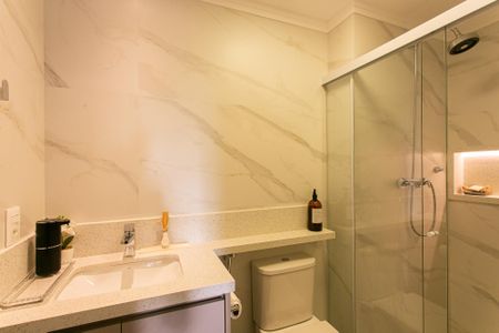 Apartamento à venda com 70m², 2 quartos e 1 vaga Apartamento à venda com 70m², 2 quartos e 1 vagaBanheiro da Suíte