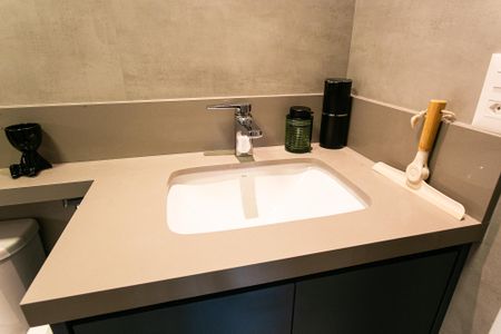 Apartamento à venda com 70m², 2 quartos e 1 vaga Apartamento à venda com 70m², 2 quartos e 1 vagaBanheiro Social